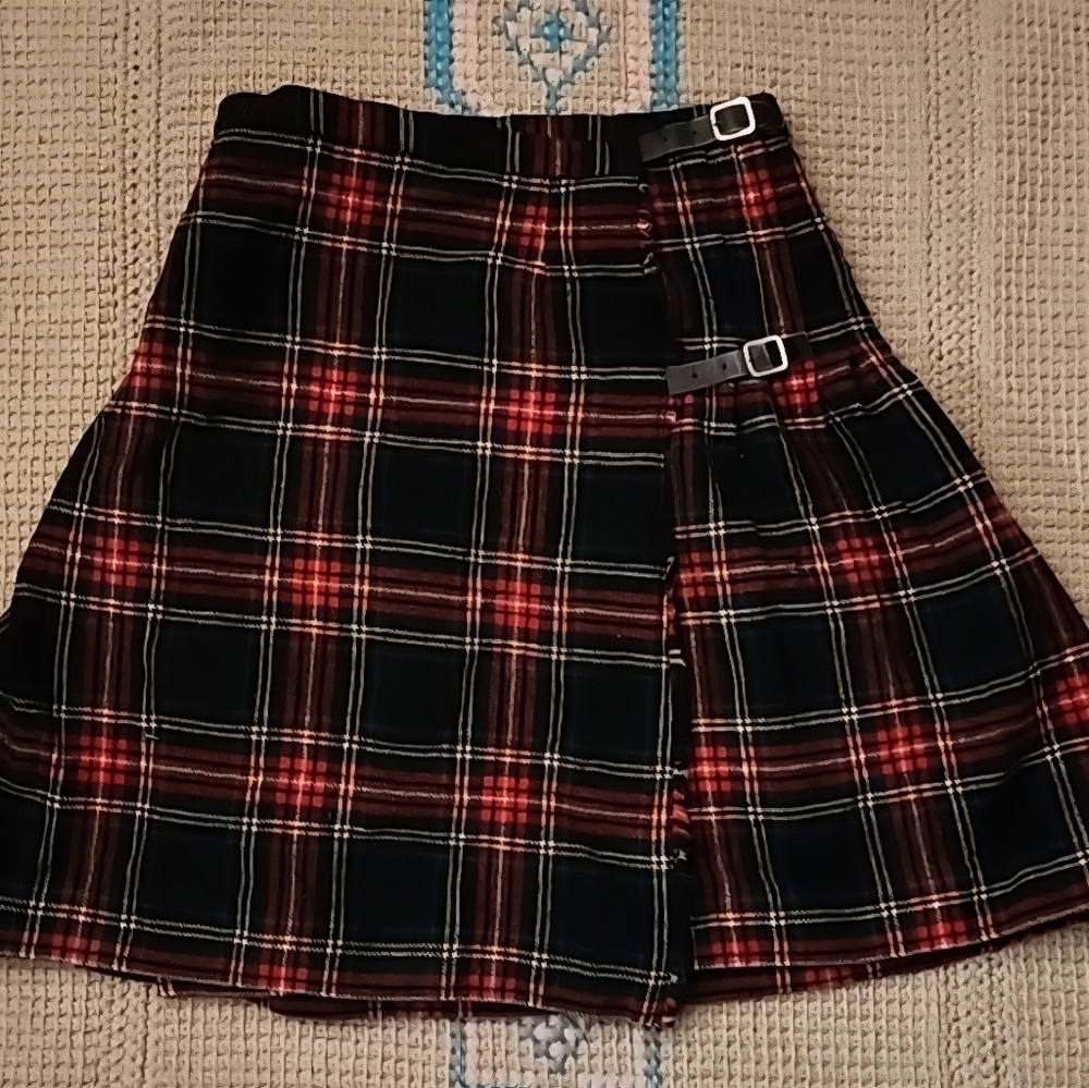 Eaton Made In England.. Wool Kilt /Plaid Midi Skirt..